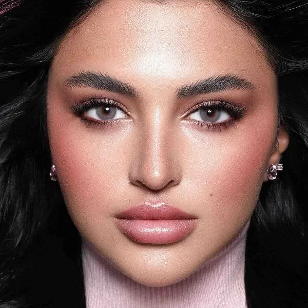 Gourgious face of young lady with gray eye shade