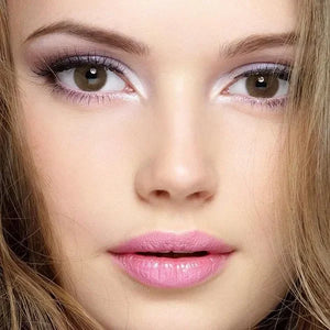 Close-up of Hidrocor Avela Brown Color Lenses, showcasing their natural brown hue and subtle limbal ring.